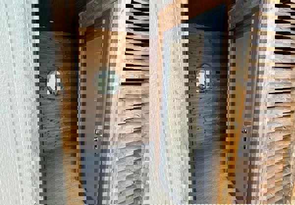 Entrance to outdoor shower