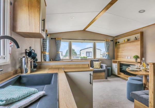 Lounge, Kitchen and Dining Table